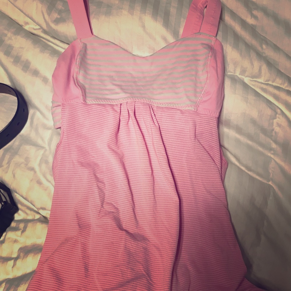 Lululemon workout top